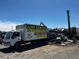 Best Attic Cleanout  in Bardmoor, FL